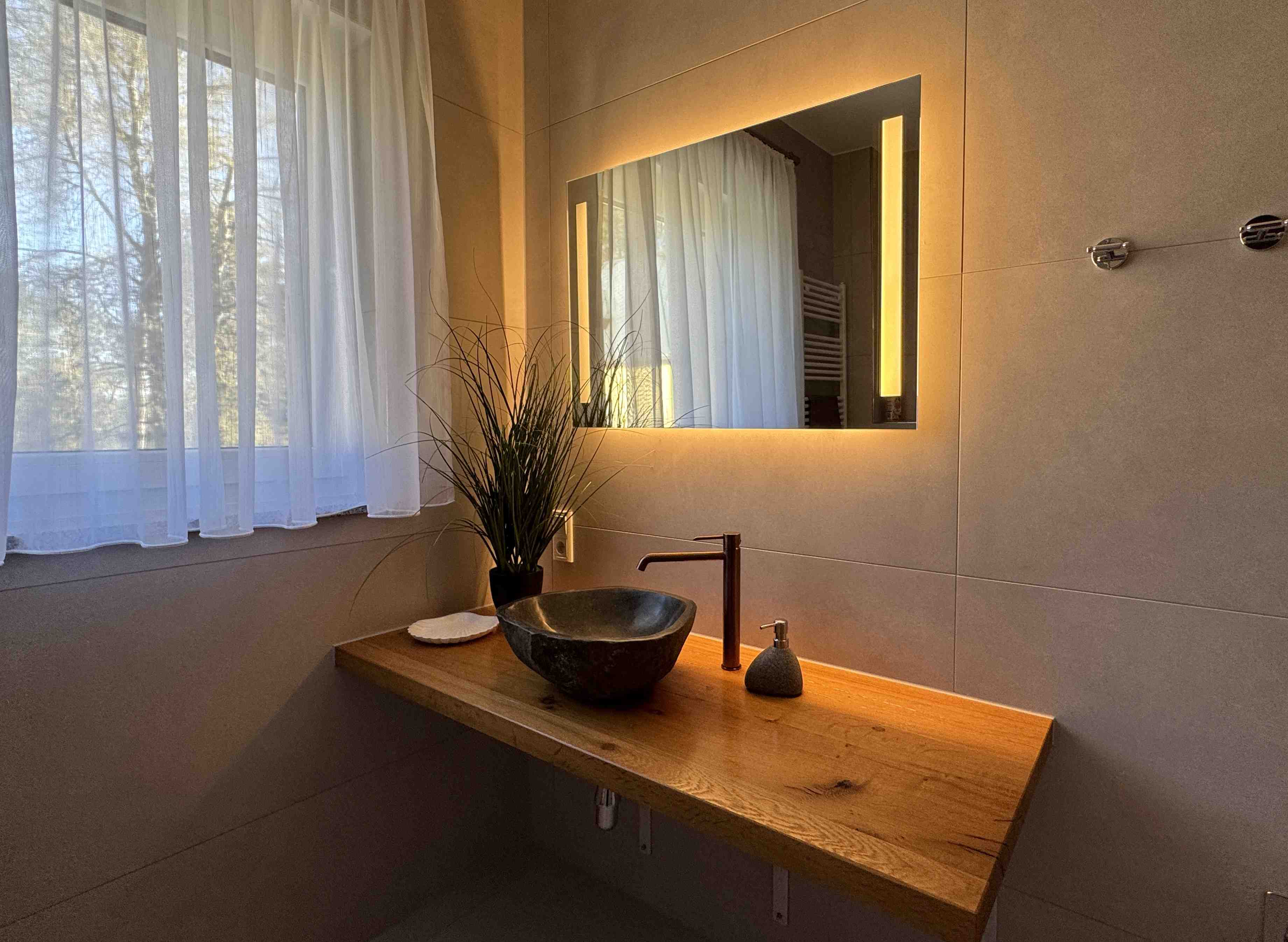 images/ferienhaus_lilienstein/hohe_liebe/bad05.JPG#joomlaImage://local-images/ferienhaus_lilienstein/hohe_liebe/bad05.JPG?width=3682&height=2694