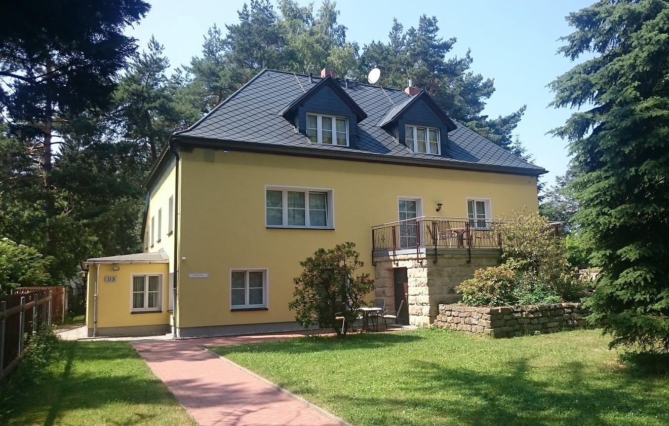 images/slider_ferienhaus/schrammsteinblick.jpg#joomlaImage://local-images/slider_ferienhaus/schrammsteinblick.jpg?width=1355&height=864